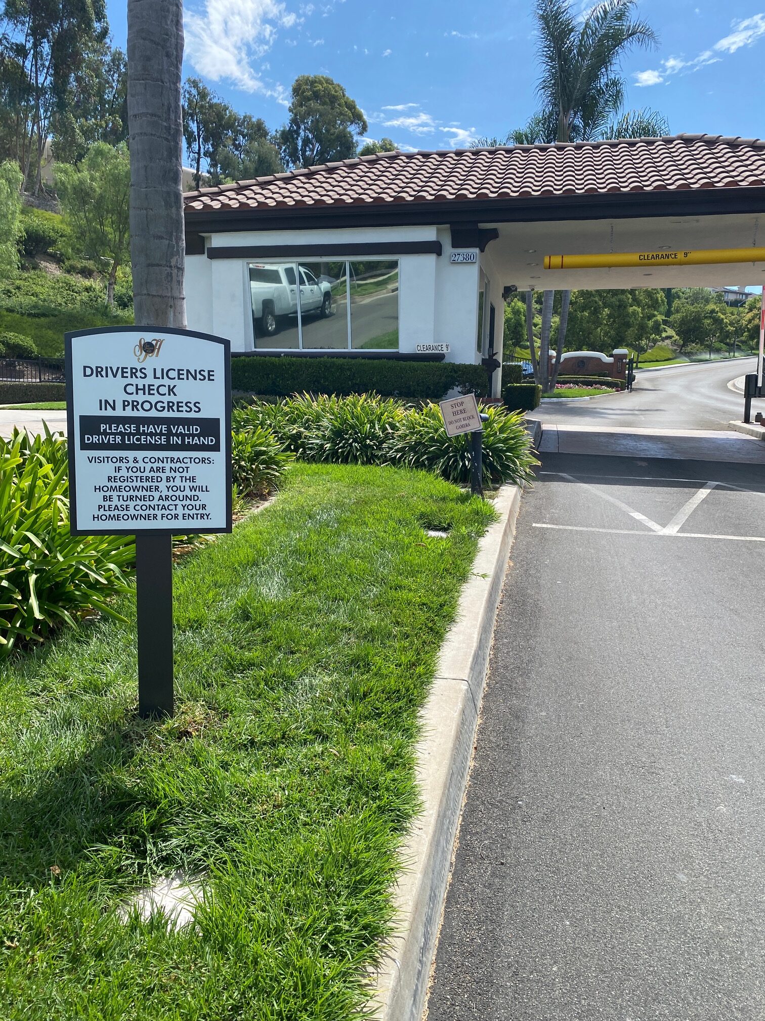 HOA ID Check Sign